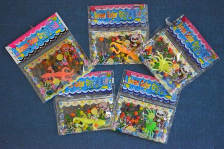 CẢNH BÁO: Hạt nhựa nở độc hại tái xuất tại cổng trường học