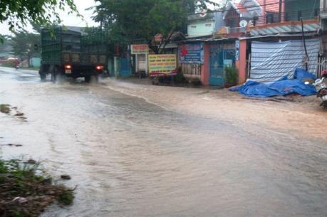 Quảng Nam: Mưa lớn gây sạt lở nặng trên tuyến Quốc lộ 40 B