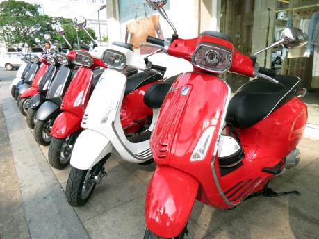Piaggio Việt Nam tặng quà thời trang phong cách Ý cho khách mua Vespa