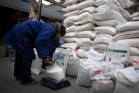 Trung Quốc: Giá đường chào thầu cao hơn 15% so với mức giá tối thiểu