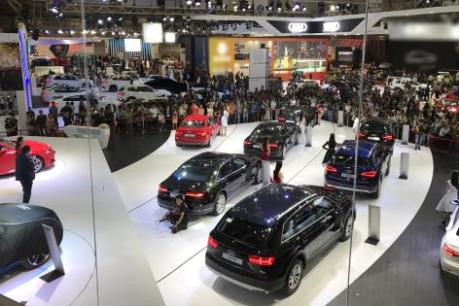 Gần 128.000 lượt khách tham quan Triển lãm ô tô quốc tế Việt Nam 2016
