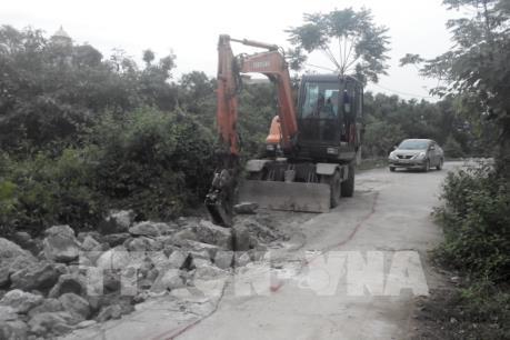 Hà Nội hoàn thành khắc phục đoạn sụt lún trên bờ kè sông Nhuệ trước 15/11