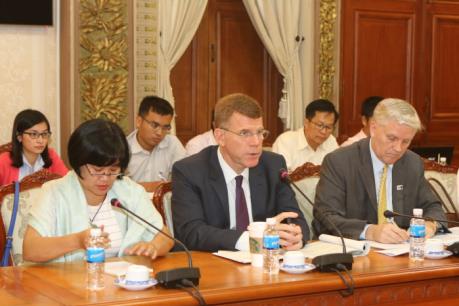 TP.HCM và ADB hợp tác đảm bảo tiến độ dự án giao thông và cấp nước