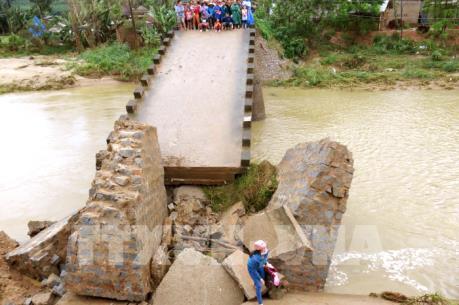 Bình Định dừng các cuộc họp không cần thiết để tập trung khắc phục lũ lụt