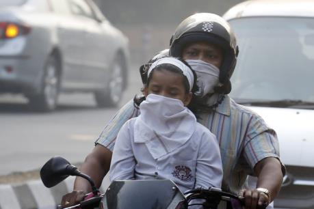 Nhiều trường học tại New Delhi phải đóng cửa do khói mù dày đặc