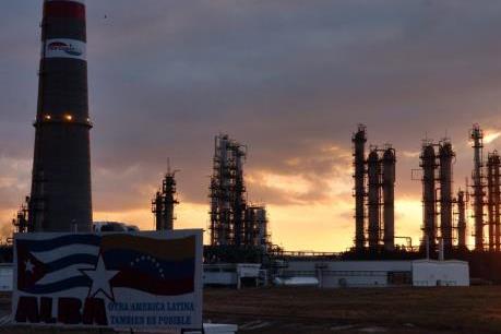 Nhà máy lọc dầu chiến lược tại Cuba chỉ hoạt động nửa công suất