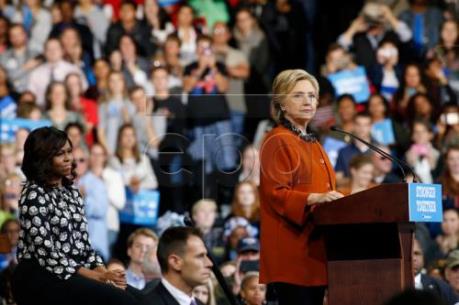 Bầu cử Mỹ 2016: Cán cân vẫn tạm nghiêng về bà Hillary Clinton