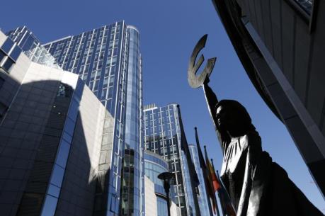 EU hạ dự báo tăng trưởng Eurozone và Anh trong năm 2017