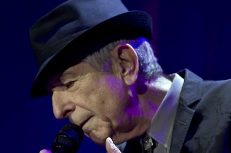 Danh ca huyền thoại Leonard Cohen qua đời