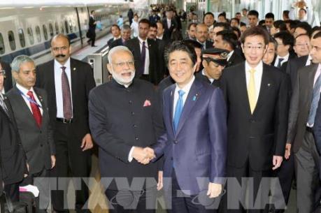 Thủ tướng Ấn Độ thị sát tàu siêu tốc Nhật Bản