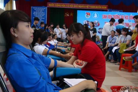 Ngày Hội hiến máu nhân đạo – Festival trái tim nhân ái năm 2016