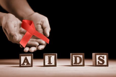 Hỗ trợ bệnh nhân điều trị thuốc kháng vi-rút HIV có thẻ BHYT