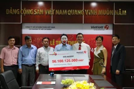 Vietlott trao thưởng giải Jackpot hơn 56 tỷ đồng