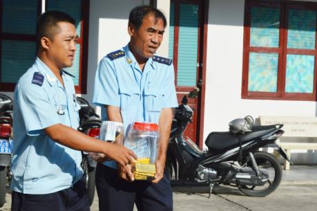 An Giang: Bắt giữ vụ vận chuyển 18 kg vàng trái phép qua biên giới