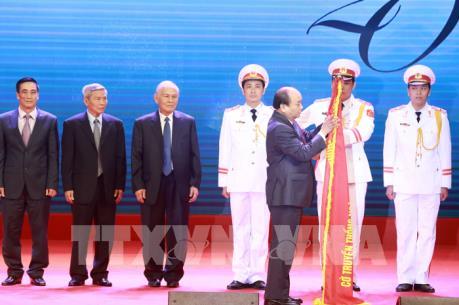 Thủ tướng Nguyễn Xuân Phúc: Đưa nhiều doanh nghiệp Nhà nước niêm yết trên sàn chứng khoán