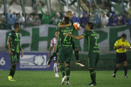 Vụ rơi máy bay tại Colombia: Vẫn có người sống sót 