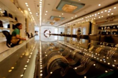 Vàng châu Á hướng tới tháng giảm giá mạnh nhất trong gần 3 năm rưỡi