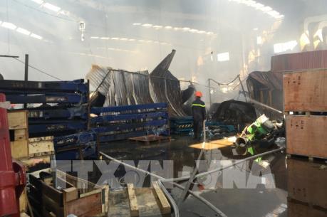 Cháy lớn thiêu rụi gần 800m2 nhà kho tại cụm công nghiệp Ngọc Hồi, Hà Nội