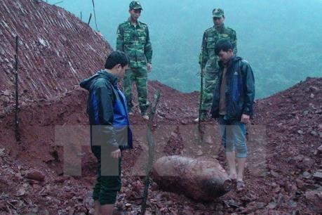 Quảng Bình: Di dời an toàn quả bom trên công trình đang thi công