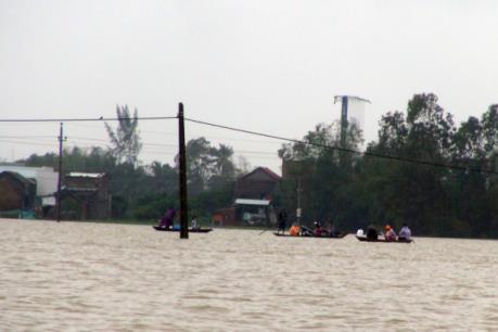 Thừa Thiên - Huế: Hơn 1.300 hộ bị ngập lụt do mưa lũ