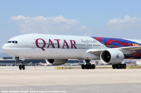 Máy bay Qatar Airways phải hạ cánh khẩn cấp