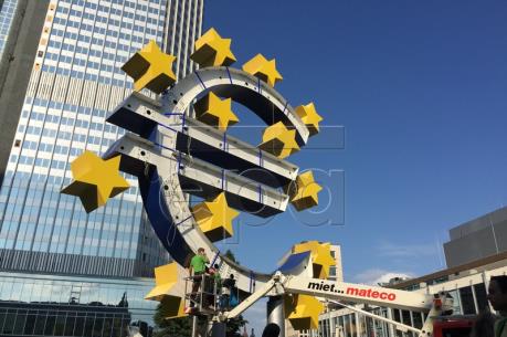 Fed, ECB phát đi tín hiệu sẽ thay đổi một số chính sách tiền tệ