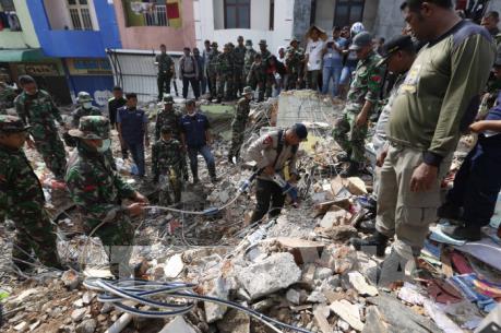 Động đất kinh hoàng ở Indonesia đã khiến gần 700 người thương vong