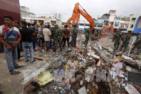 Tổng thống Indonesia Widodo thị sát công tác khắc phục hậu quả động đất