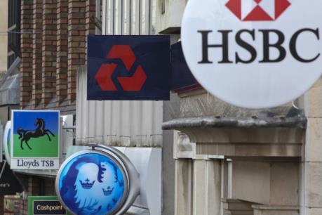 Nhiều trung tâm tài chính lớn chào mời các ngân hàng chuyển trụ sở khỏi Anh