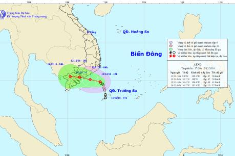 Dự báo thời tiết đêm 12/12: Áp thấp nhiệt đới gần bờ, mưa lũ ở miền Trung và Nam Bộ
