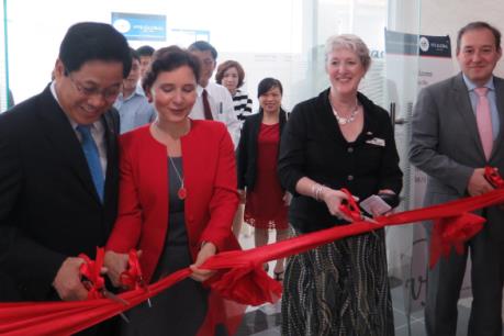 Khai trương Trung tâm tiếp nhận hồ sơ thị thực của Anh và Australia tại Đà Nẵng