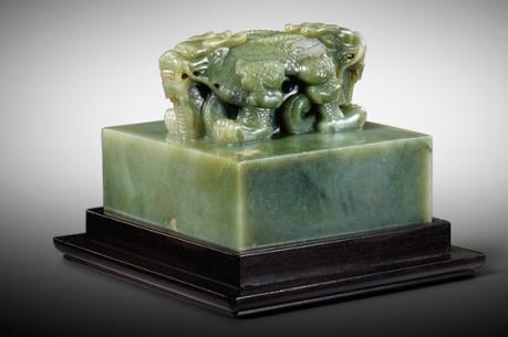 Ngọc tỷ của Hoàng đế Trung Quốc Càn Long được bán với giá kỷ lục