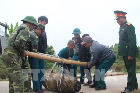 Phát hiện quả bom nặng 450 kg tại Kim Động, Hưng Yên