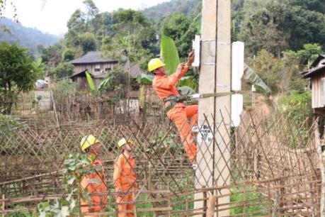 Kon Tum thêm 211 hộ dân có điện trước dịp Tết Nguyên Đán 2017