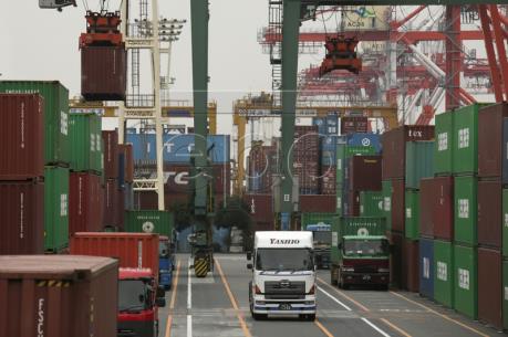 Nhật Bản đạt thặng dư thương mại tháng thứ ba liên tiếp trong tháng 11/2016