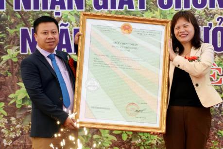 Bưởi Đại Minh đón nhận Giấy chứng nhận nhãn hiệu