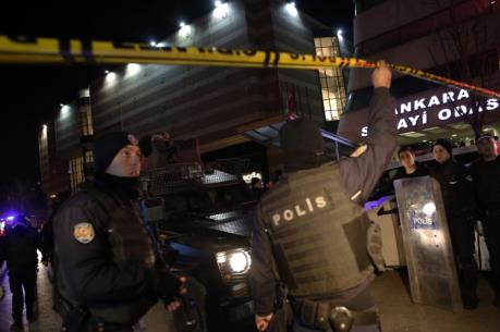 Cảnh sát Thổ Nhĩ Kỳ bắt giữ đối tượng nổ súng bên ngoài Đại sứ quán Mỹ