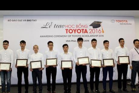 Toyota Việt Nam trao tặng 115 suất học bổng cho sinh viên xuất sắc