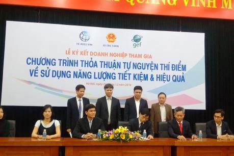 Doanh nghiệp Việt cam kết giảm năng lượng tiêu thụ