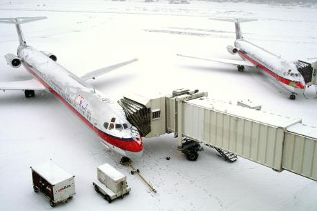 Hàng trăm chuyến bay bị hoãn và hủy do thời tiết xấu tại Mỹ