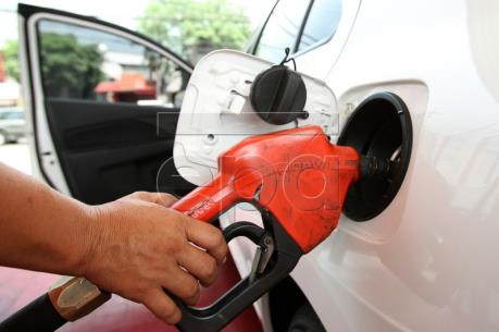 Giá dầu thô New York khép phiên cuối tuần ở mức “đỉnh” của 17 tháng