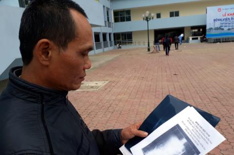 Bác sỹ để quên kéo trong bụng bệnh nhân 18 năm