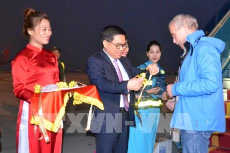 Hà Nội đón vị du khách quốc tế đầu tiên trong năm 2017