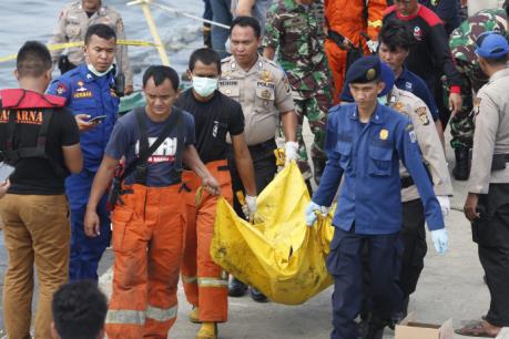 Cháy phà ở Indonesia khiến 60 người thương vong và mất tích