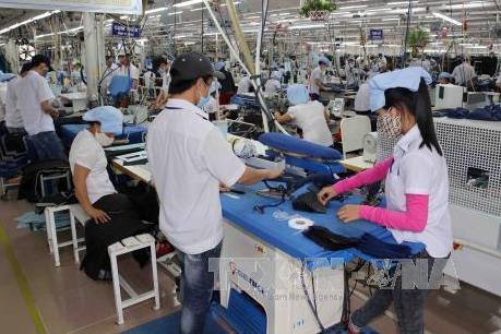 Từ 1/1/2017, công nhân nước ngoài tại Malaysia không còn phải đóng thuế thu nhập