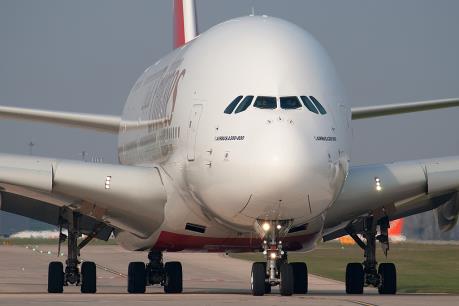 Airbus hoãn bàn giao 12 máy bay A380 cho Hãng hàng không Emirates