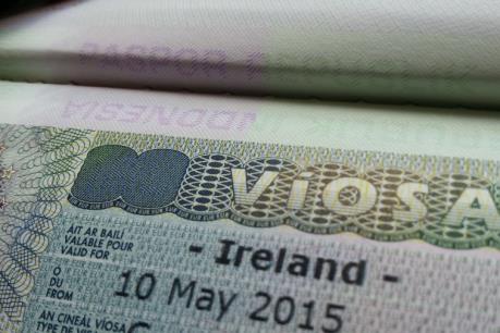 Brexit thôi thúc người Anh tìm kiếm hộ chiếu Ireland
