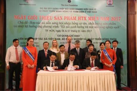 Sacombank ký kết hợp tác toàn diện với DCRD và Socencoop