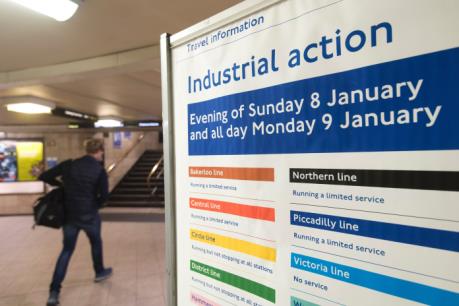 London: Giao thông tê liệt do đình công