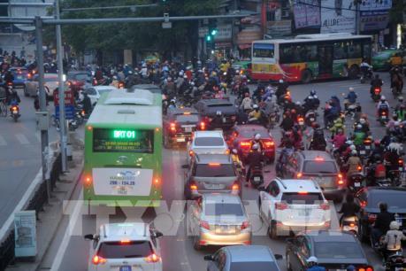 Vận hành buýt nhanh BRT: Cuộc chiến không cân sức